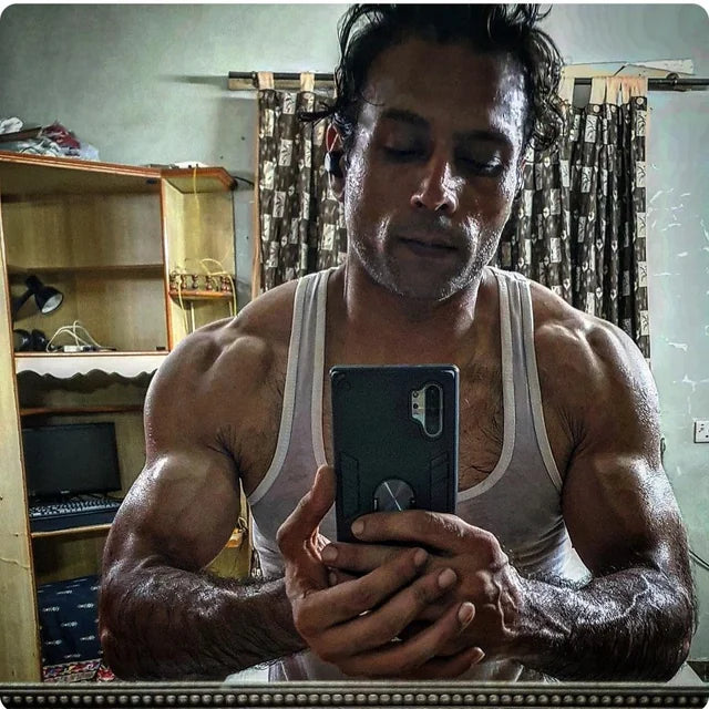 files/m-33-post-gym-selfies-v0-rrlqflmf5rld1.webp